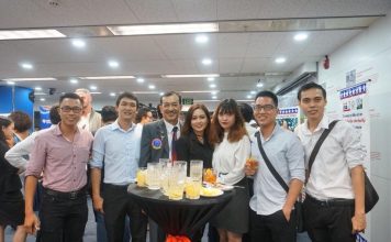 Vợ sắp cưới của nhạc sĩ Hoàng Luân sợ gia đình chồng phản đối vì làm bartender